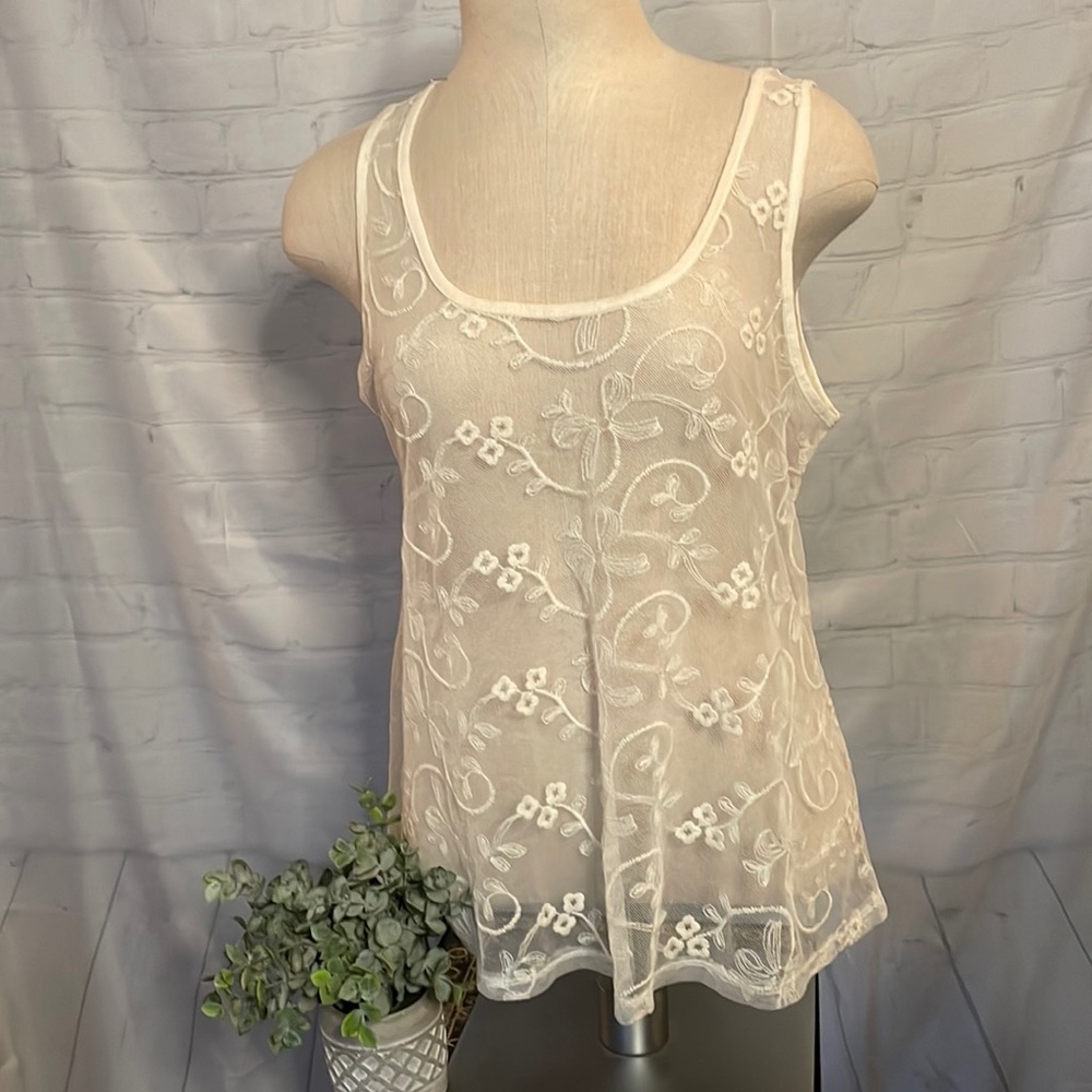 NWT Size Large Sheer Cream Embroidered Sleeveless Tank Top